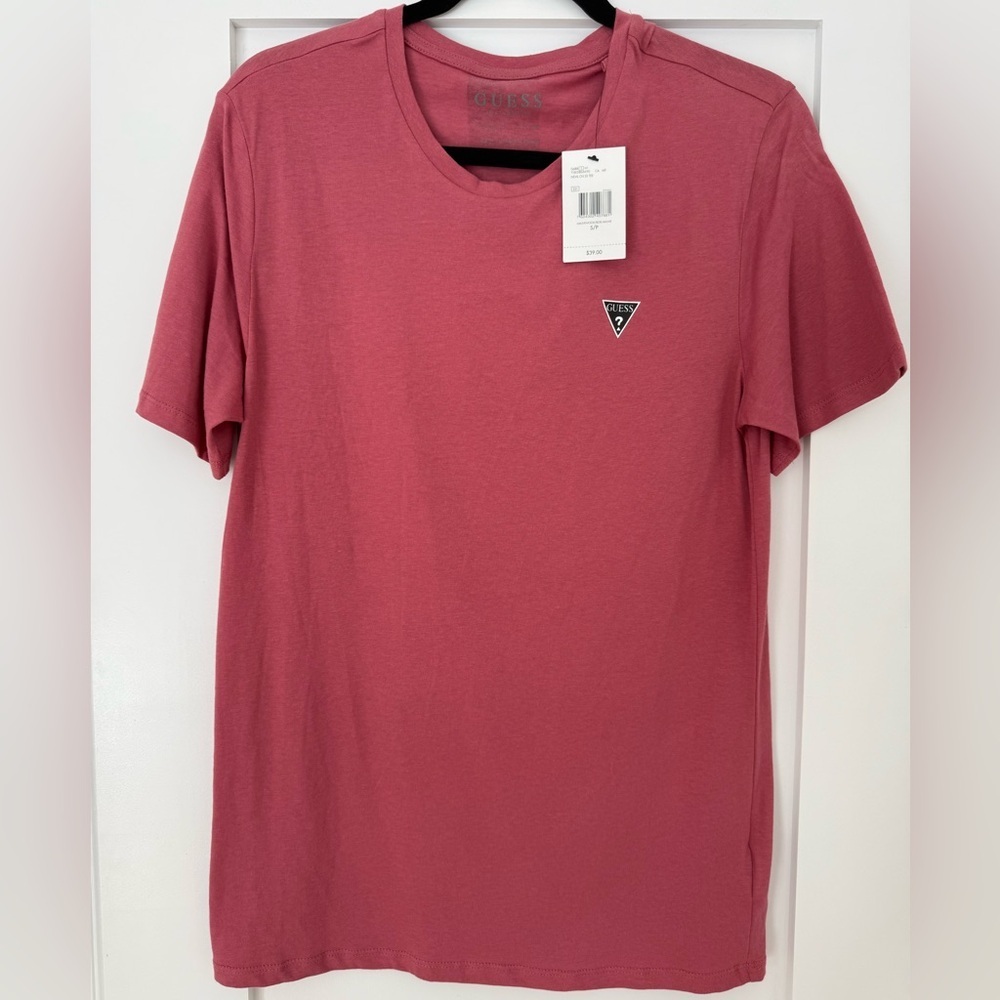 GUESS Logo Graphic Tee Pink Mauvewood – NWT – Size Small